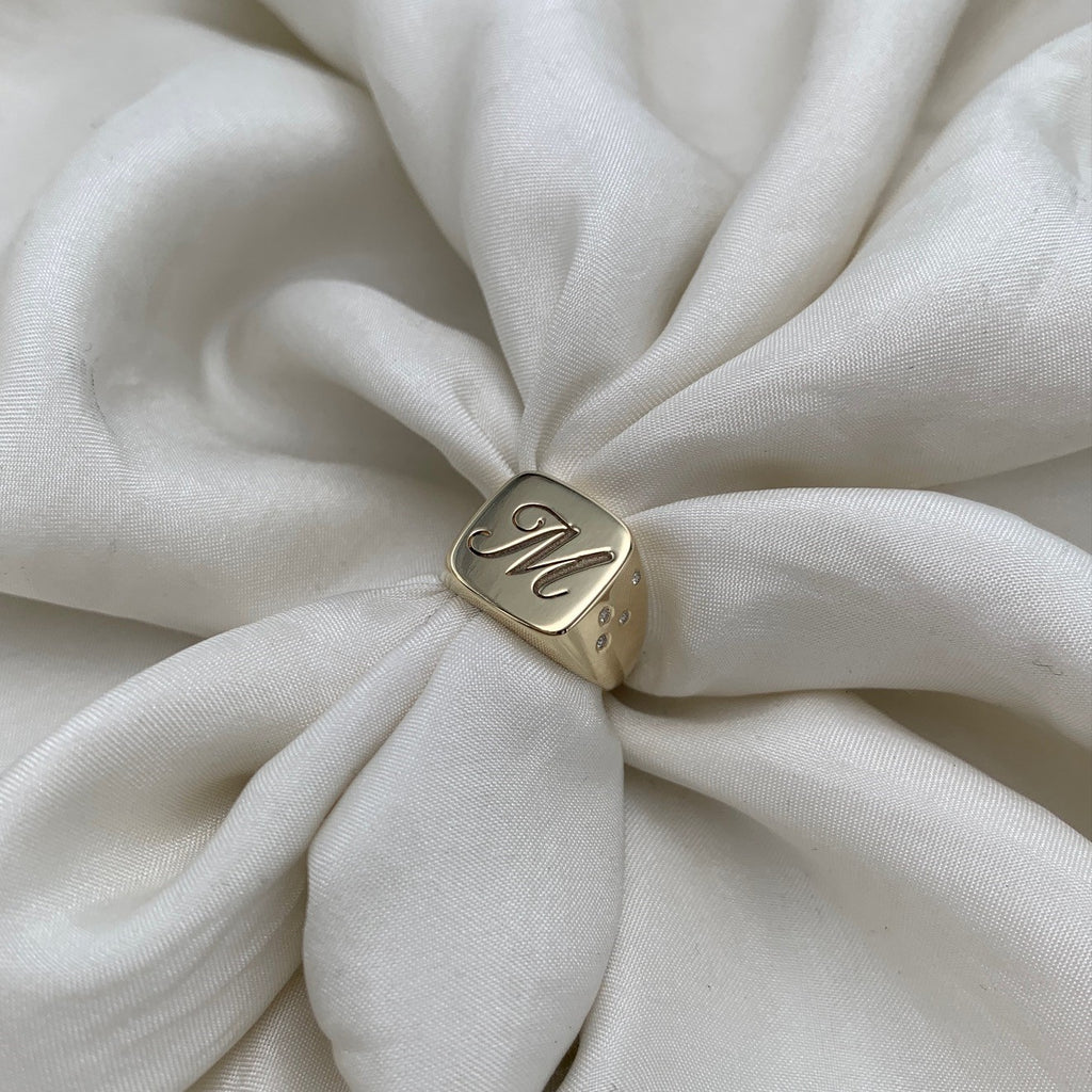 Signet ring guld, Julie Carl Jewelry