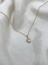 Bogstav vedhæng i guld - C - Julie Carl Jewelry