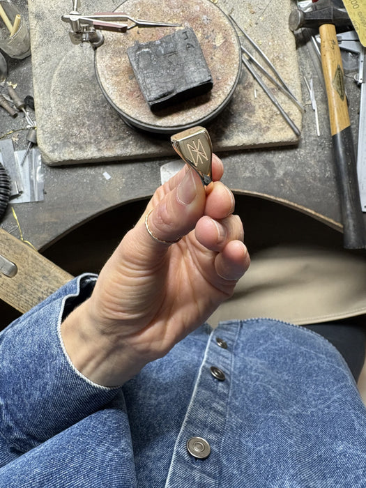 Signet ring guld herre med monogram af runer