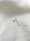 Julie Carl Jewelry Øreringe Cosmic Wave ørestik, 14 karat guld (1 stk)