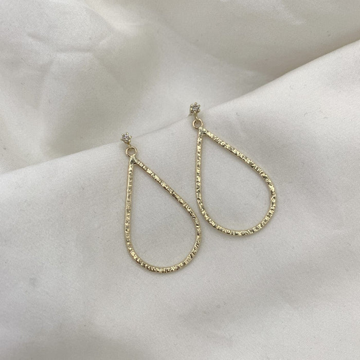 Julie Carl Jewelry Øreringe Sacred Drop ørestik, 14 karat guld (1 stk)