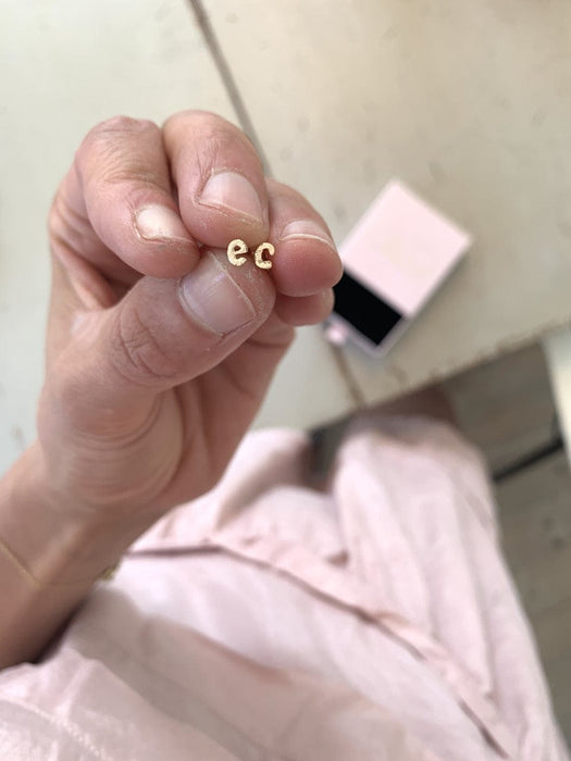 Julie Carl Jewelry Øreringe Soul Letter ørestik, 14 karat guld (1 stk)