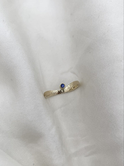 Julie Carl Jewelry Ring 45 / Blå safir (ca. 0,03 ct) Aurora ring, 14 karat guld