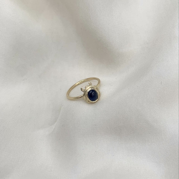 Julie Carl Jewelry Ring Beetle ring, blå safir
